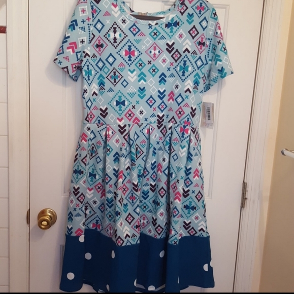 LuLaRoe Dresses & Skirts - NWT - LULAROE AMELIA DRESS - DIPPED SKIRT - 2XL